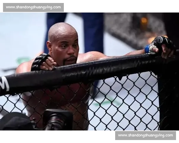 丹尼尔科米尔与凯恩巅峰对决揭示重量级搏击王者真实力