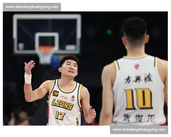 林书豪爆发对决小牛全场掌控节奏引爆篮球之夜关键时刻统治比赛