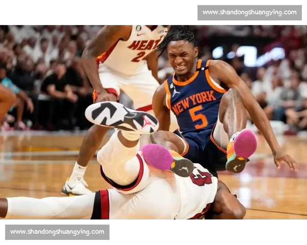 季后赛热火对决尼克斯攻防博弈点燃东部生死战之夜冠军走势风云激荡