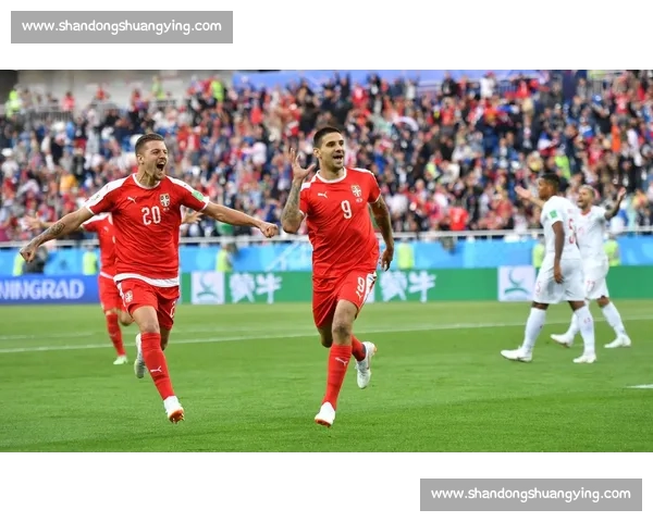 塞尔维亚与罗马尼亚足球对决精彩呈现 双方激烈拼搏争夺胜利